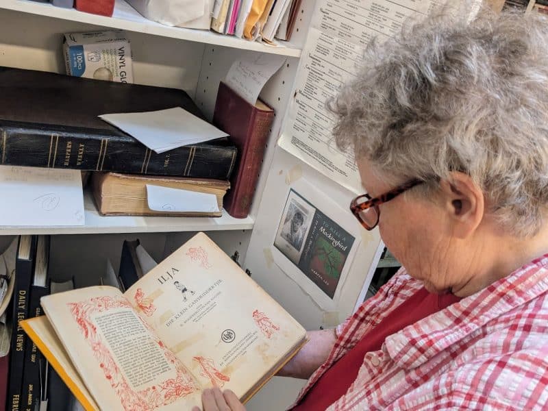 Even in the digital age, Cleveland’s Ellen Strong still binds books