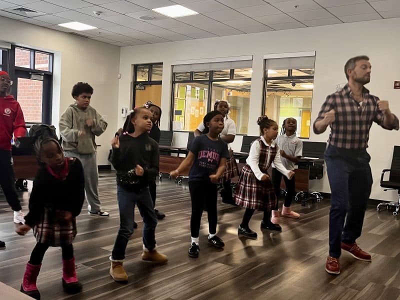 Broadway meets Cleveland: Boys & Girls Clubs kids join ‘Jersey Boys’ star for holiday show